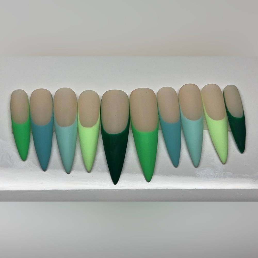 5 shades of green press on nail